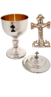 Ciborium: Elegant Gold Plated Ciborium