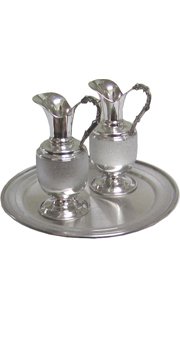 Cruets set - decoration in handles